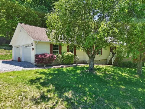 915 Keller Ln, Marion, VA 24354