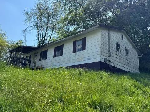 275 Mountain Rd, Richlands, VA 24641