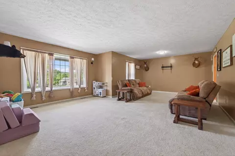 Living - 270 Brooke Elyse Ln, Max Meadows, VA 24360 photo 1 of 5