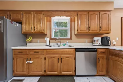 Kitchen - 270 Brooke Elyse Ln, Max Meadows, VA 24360 photo 5 of 6