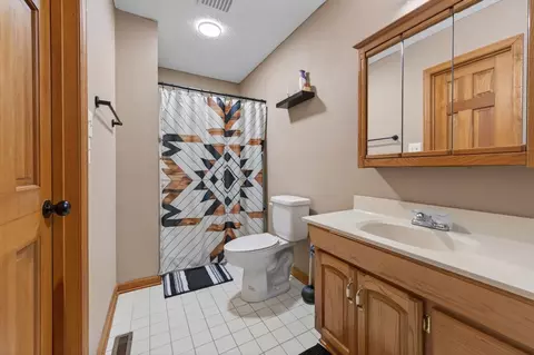 Bath - 270 Brooke Elyse Ln, Max Meadows, VA 24360 photo 2 of 2