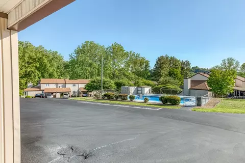 Exterior - 1181 Pebble Dr, Bristol, VA 24201 photo 4 of 5