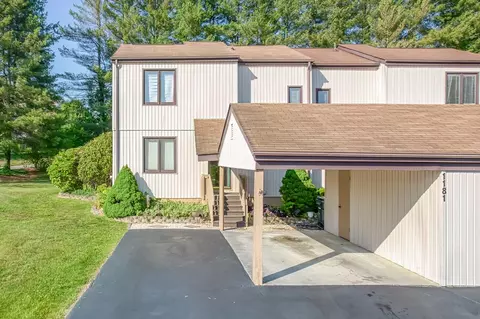 1181 Pebble Dr, Bristol, VA 24201