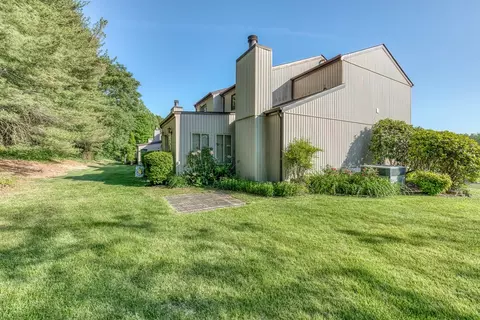 Exterior - 1181 Pebble Dr, Bristol, VA 24201 photo 5 of 5