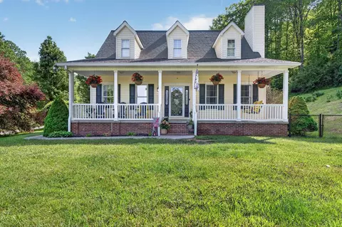 520 Mountain Lake Dr, North Tazewell, VA 24630