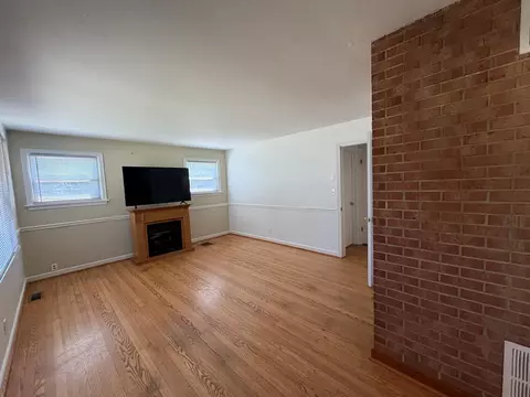 Living - 101 Hillcrest Ct, Stuart, VA 24171 photo 3 of 7