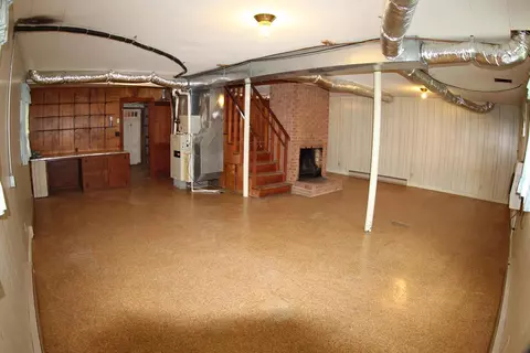 Living - 101 Hillcrest Ct, Stuart, VA 24171 photo 6 of 7