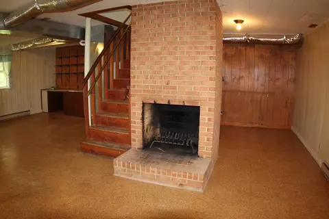 Living - 101 Hillcrest Ct, Stuart, VA 24171 photo 7 of 7