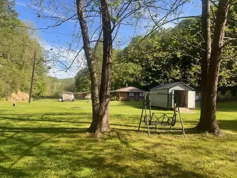Exterior - 439 Laurel Rd, Cedar Bluff, VA 24609 photo 9 of 10