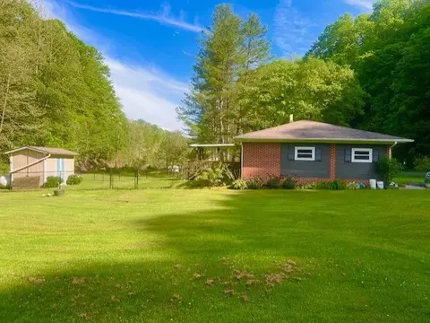 Exterior - 439 Laurel Rd, Cedar Bluff, VA 24609 photo 4 of 10
