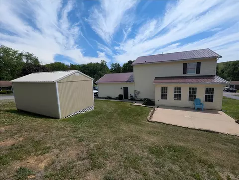 Exterior - 509 Cherry Hill Dr, Abingdon, VA 24210 photo 3 of 4