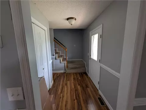 Entry Way - 509 Cherry Hill Dr, Abingdon, VA 24210 photo 1 of 1