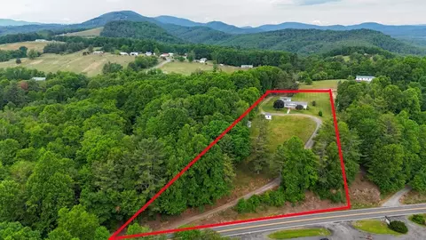 3137 Ivanhoe Rd, Fries, VA 24330 photo 3