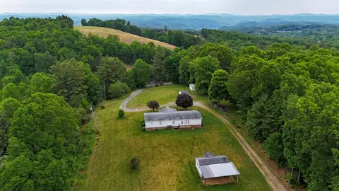 3137 Ivanhoe Rd, Fries, VA 24330 photo 41