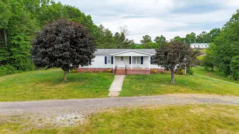 3137 Ivanhoe Rd, Fries, VA 24330 photo 5