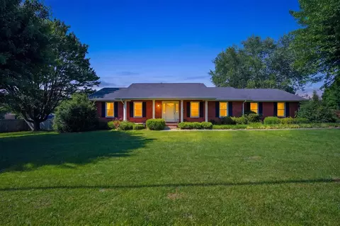 149 Robin Cir, Bristol, VA 24202