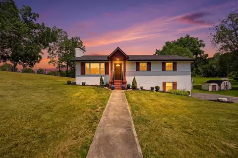537 Mosswood Ln, Bristol, VA 24201
