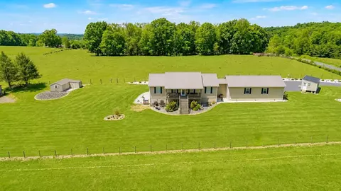 2045 Senior Rd, Woodlawn, VA 24381