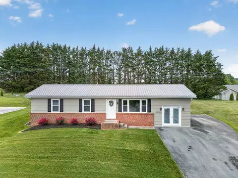 25300 Wexmouth Dr, Abingdon, VA 24211