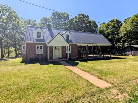 261 Newmantown Rd, Dugspur, VA 24325