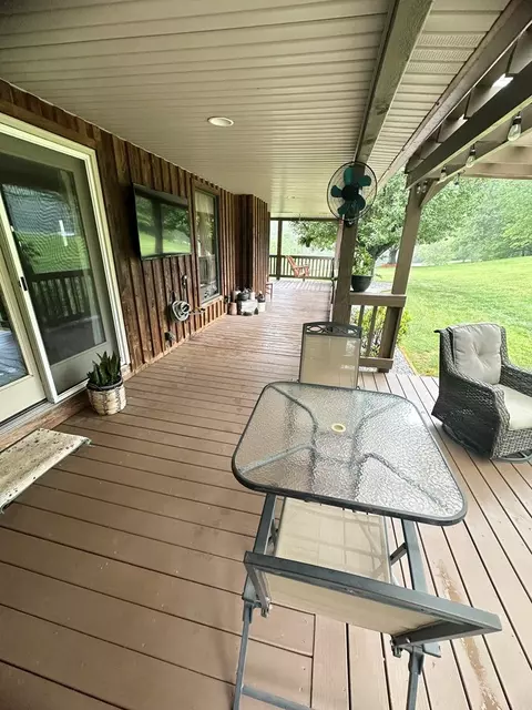 Exterior - 207 Knobs Ln, Cedar Bluff, VA 24609 photo 7 of 20
