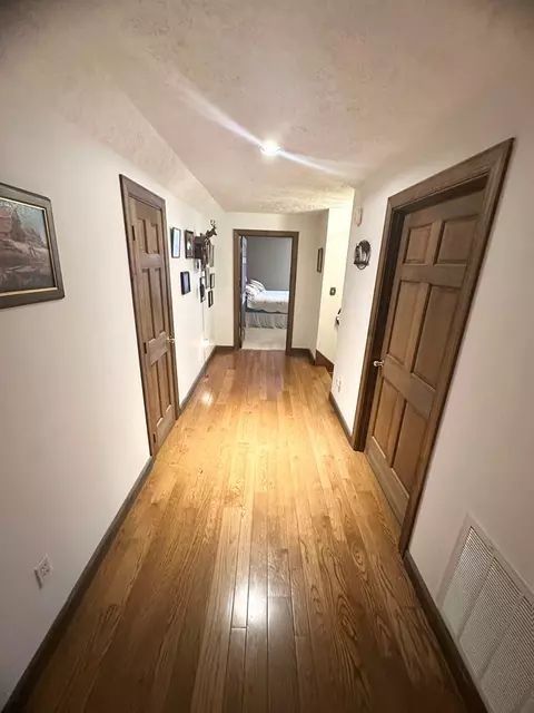 Entry Way - 207 Knobs Ln, Cedar Bluff, VA 24609 photo 3 of 3