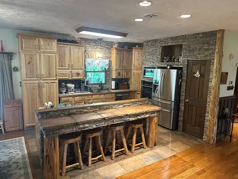 Kitchen - 207 Knobs Ln, Cedar Bluff, VA 24609 photo 2 of 5
