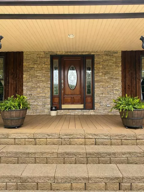 Exterior - 207 Knobs Ln, Cedar Bluff, VA 24609 photo 1 of 20