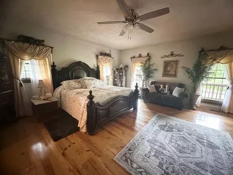 Bedroom - 207 Knobs Ln, Cedar Bluff, VA 24609 photo 2 of 4