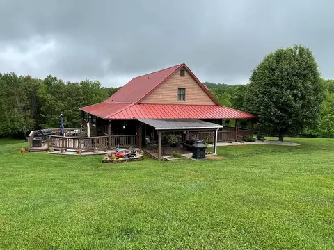 Exterior - 207 Knobs Ln, Cedar Bluff, VA 24609 photo 10 of 20
