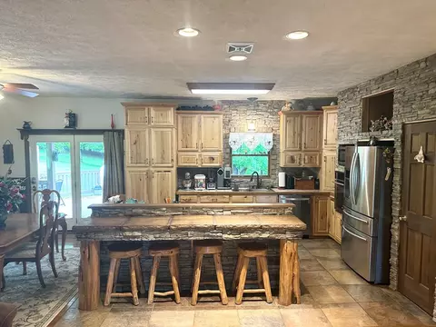 Kitchen - 207 Knobs Ln, Cedar Bluff, VA 24609 photo 1 of 5