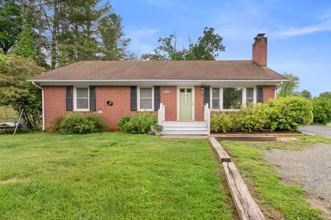 841 Glendale Rd, Galax, VA 24333