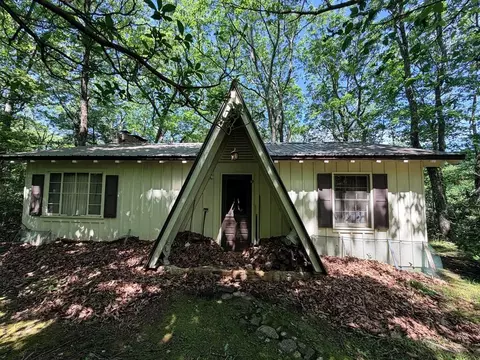 728 Groundhog Hills Rd, Hillsville, VA 24343