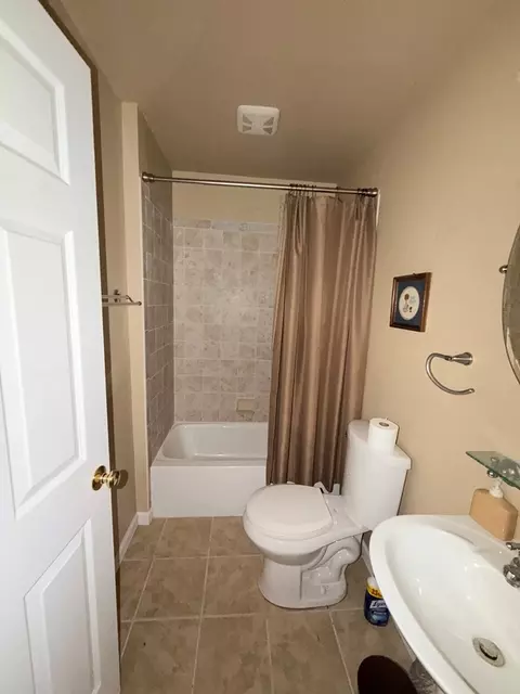Bath - 728 Groundhog Hills Rd, Hillsville, VA 24343 photo 4 of 4