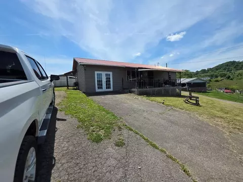 12 Poplar, Honaker, VA 24260