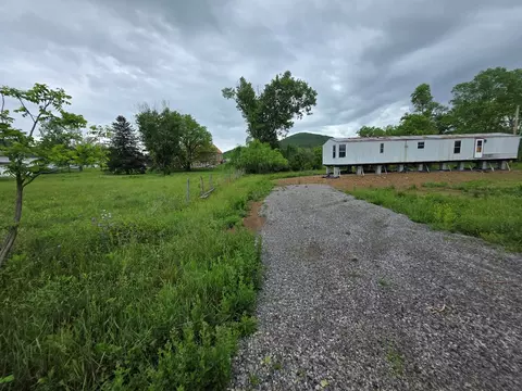 151 Park St, Max Meadows, VA 24360 photo 8