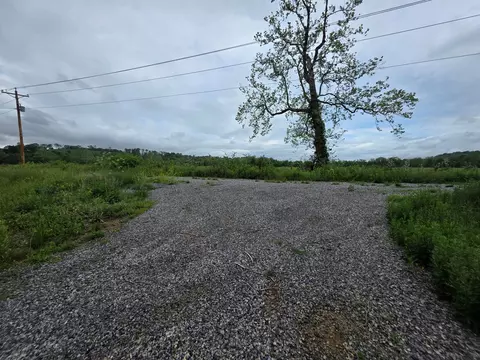 151 Park St, Max Meadows, VA 24360 photo 9