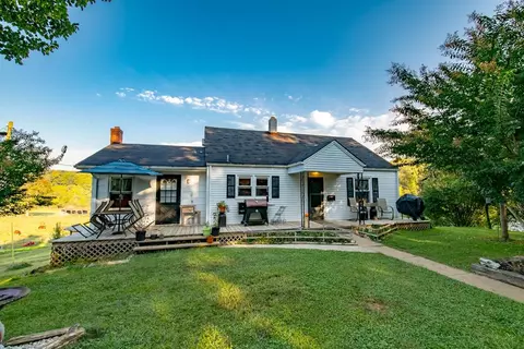 360 Kenbrook Dr, Galax, VA 24333