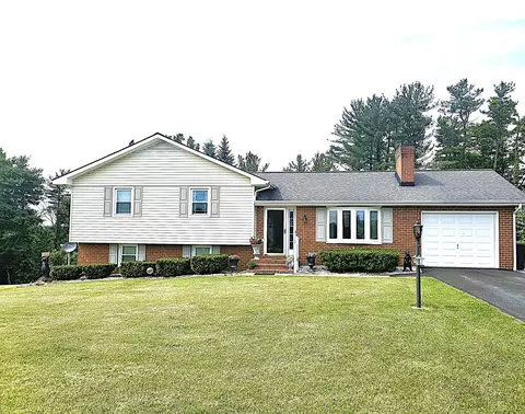 517 Old Pisgah Rd, Princeton, WV 24740