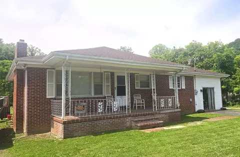 121 Brake Rd, Elliston, VA 24087