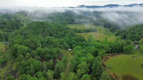 1127 Penn Ford Ln, Independence, VA 24348