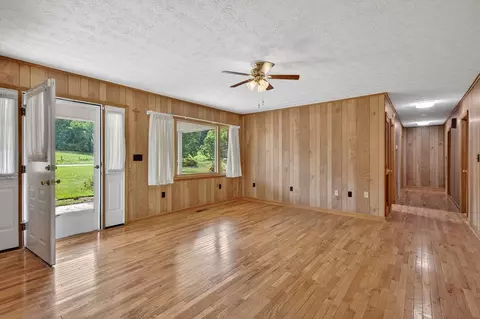 Living - 35383 Widener Valley Rd, Glade Spring, VA 24340 photo 1 of 2