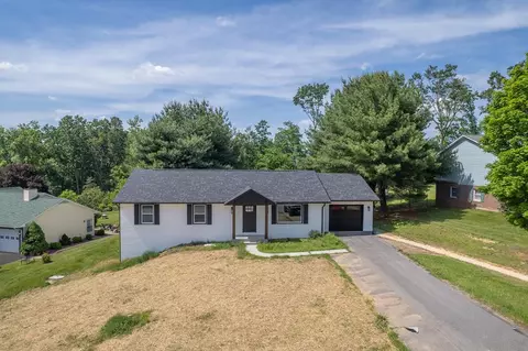 20 Cove Hills Ln, Wytheville, VA 24382
