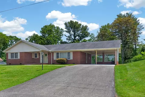 349 Valley View Dr, Hillsville, VA 24343