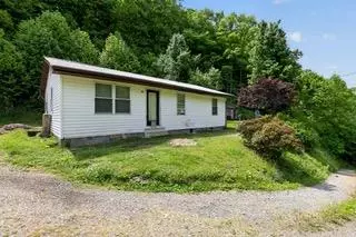 5612 Hurricane Creek Rd, Vansant, VA 24656