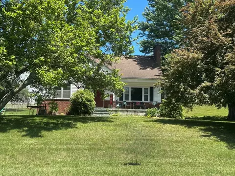 713 Powerhouse Rd, Independence, VA 24348