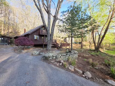 86 Cedar Creek Ln, Independence, VA 24348