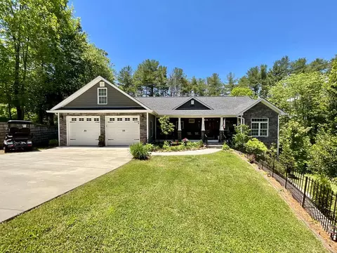 351 Oak Hollow Cir, Galax, VA 24333