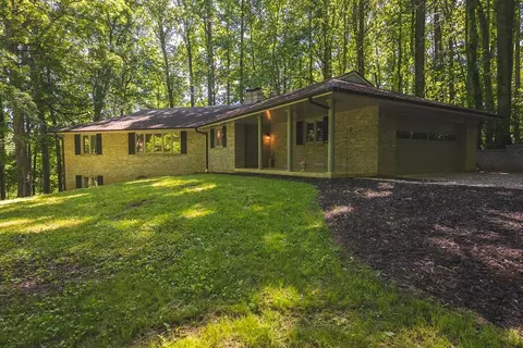 1200 Lakewood Dr, Blacksburg, VA 24060
