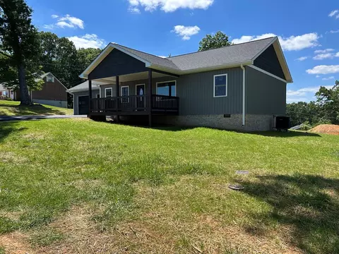 336 336 Edgewood Dr, Hillsville, VA 24343